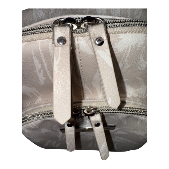 Petunia Pickle Bottom Sling Bag Crossbody Linen Blossoms - Picture 8 of 10